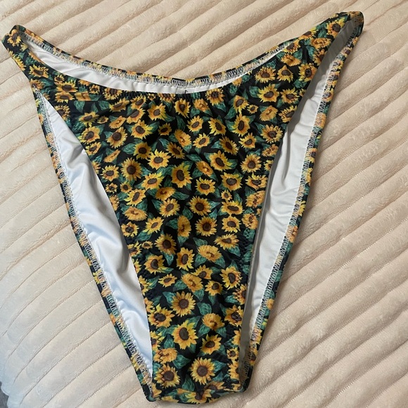 NWOT Heavy Manners Tie Front Top and High Waist Bikini - Picture 8 of 16